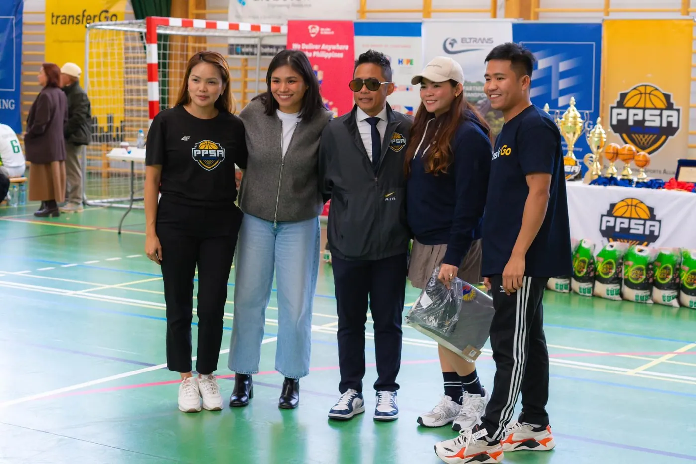 Organisers and TransferGo team at the Filipino sports tournament in Poland