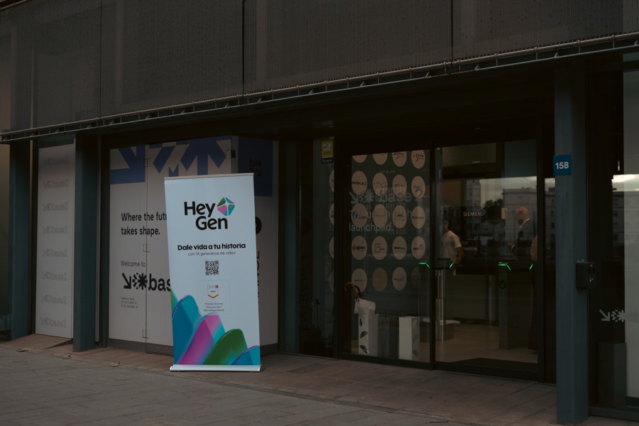 The Founders Table: HeyGen, See What's Possible in Valencia, photo 17, shot by @laa.bubuu