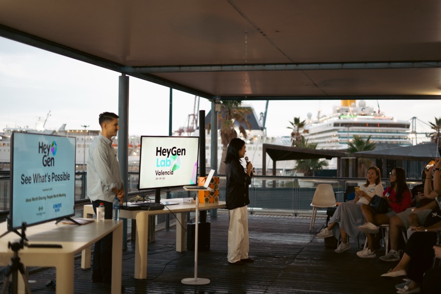 The Founders Table: HeyGen, See What's Possible in Valencia, photo 45, shot by @laa.bubuu